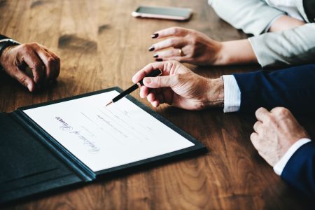 Read more about the article ΑΠΟΖΗΜΙΩΣΗ ΔΑΝΕΙΟΛΗΠΤΗ ΛΟΓΩ ΠΑΡΑΝΟΜΩΝ ΚΑΙ ΚΑΤΑΧΡΗΣΤΙΚΩΝ ΣΥΜΠΕΡΙΦΟΡΩΝ ΤΡΑΠΕΖΑΣ ΚΑΙ ΕΤΑΙΡΕΙΑΣ ΔΙΑΧΕΙΡΙΣΗΣ